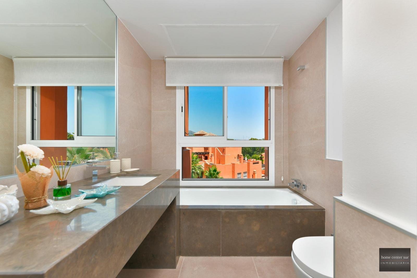 Apartamento de Lujo en venta en Nueva Andalucia (Marbella), 585.000 €