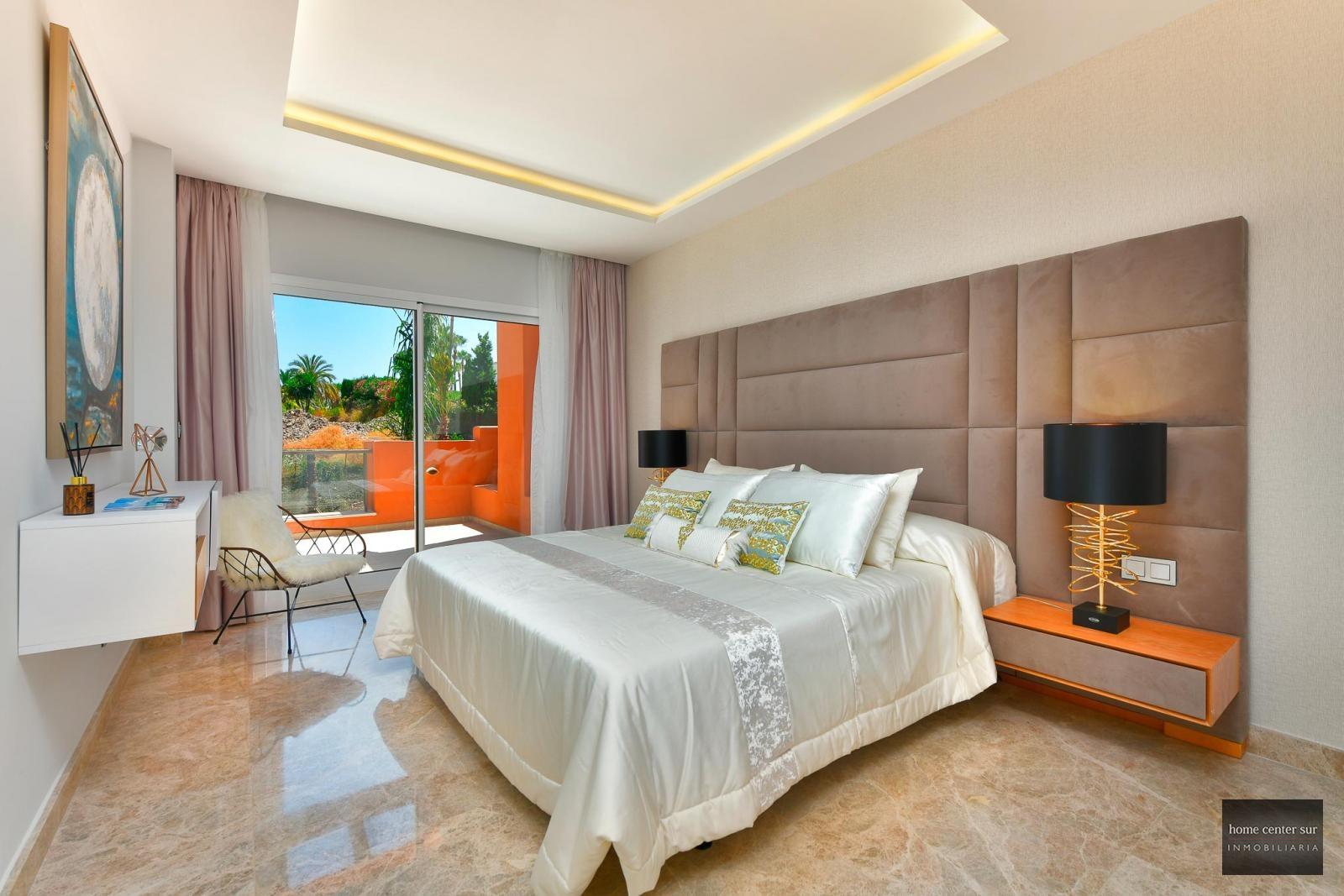 الرفاهية شقة للبيع في Nueva Andalucia (Marbella), 585.000
