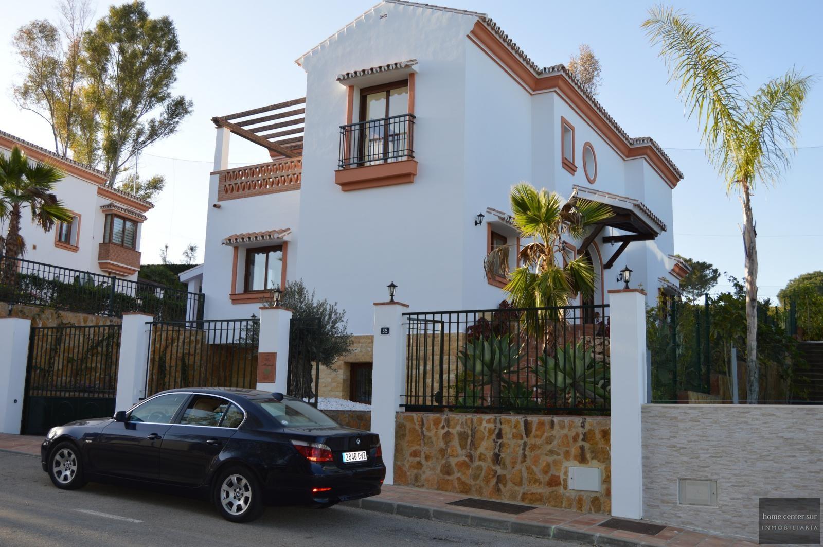 Luksus-Villa myynnissä  Calle Mirador del Golf 1 (Mijas Costa), 895.000 €